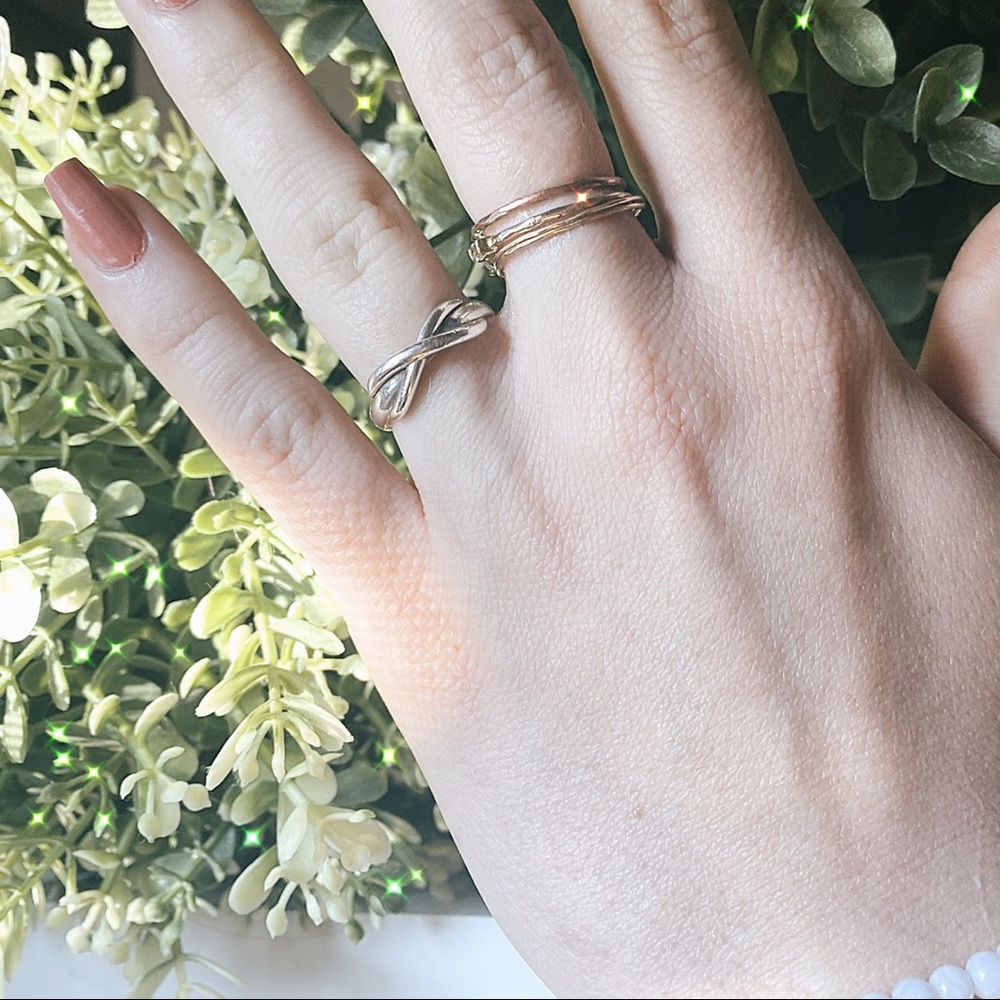 Beautiful TIFFANY & Co. infinity ring 💍